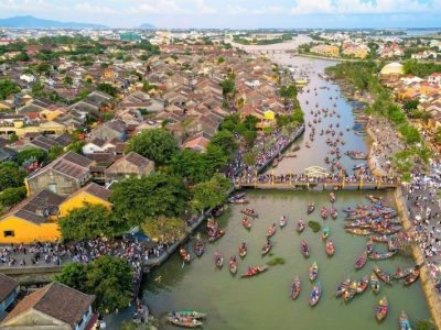 Đông đảo Khách Du Lịch Tham Quan, Nghỉ Dưỡng Tại Hội An Dịp Nghỉ Lễ 29 (nguồn Vietnamnet)