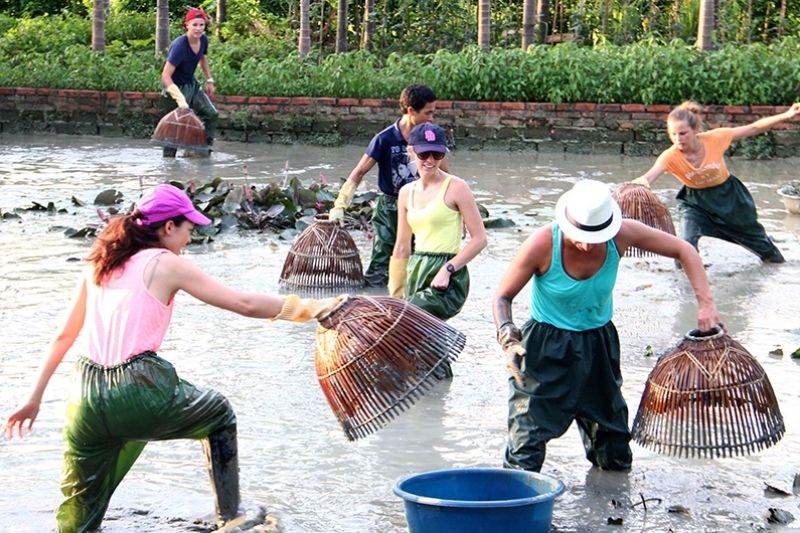 Những người trẻ cũng thích đi đến những điểm mới lạ và đi theo kiểu ngẫu hứng, thích khám phá, tìm tòi, học hỏi và trải nghiệm